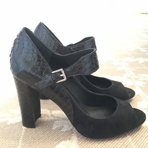 LAUREN Ralph Lauren black leather snakeskin heels
